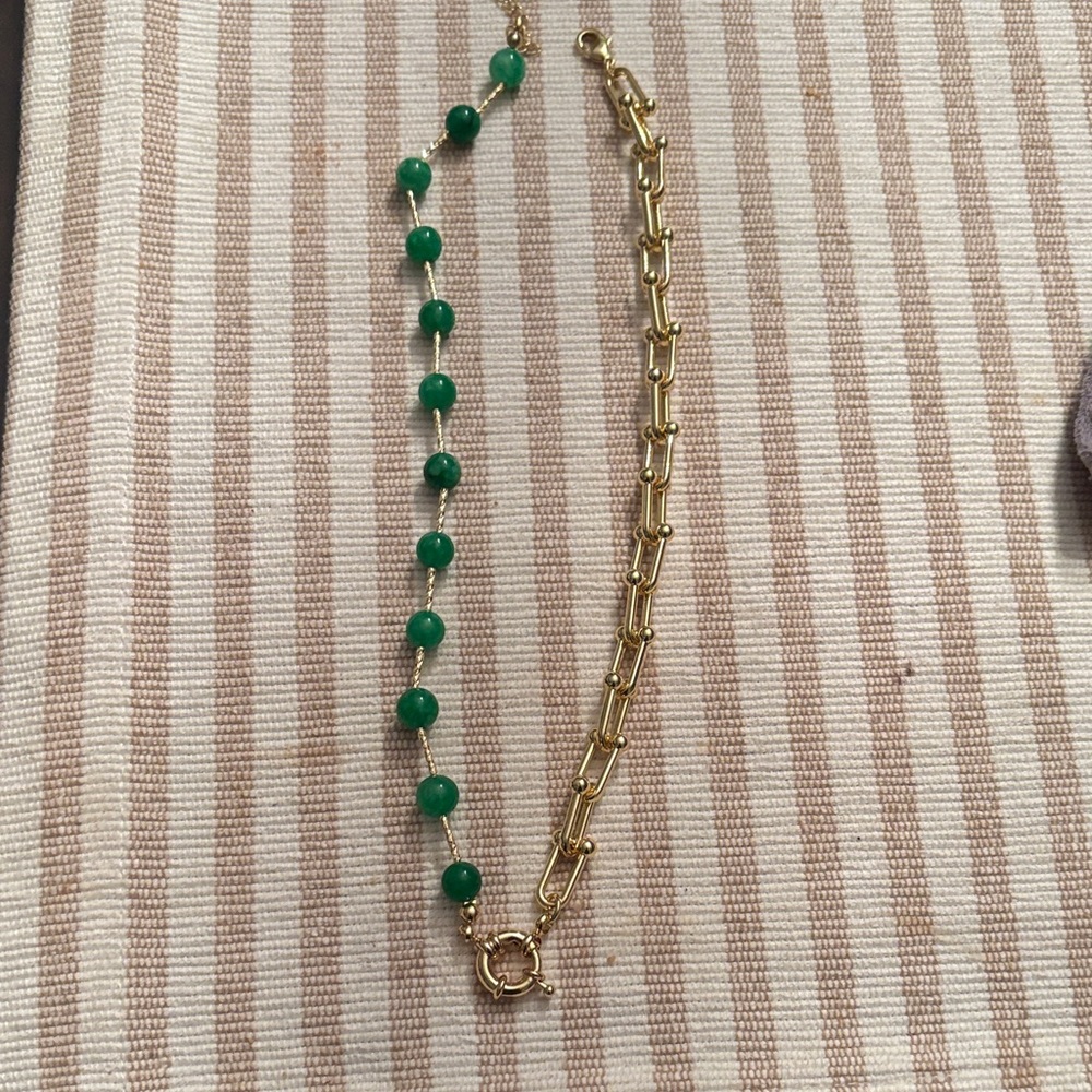 Elegant Green and Gold Women's Bracelet
